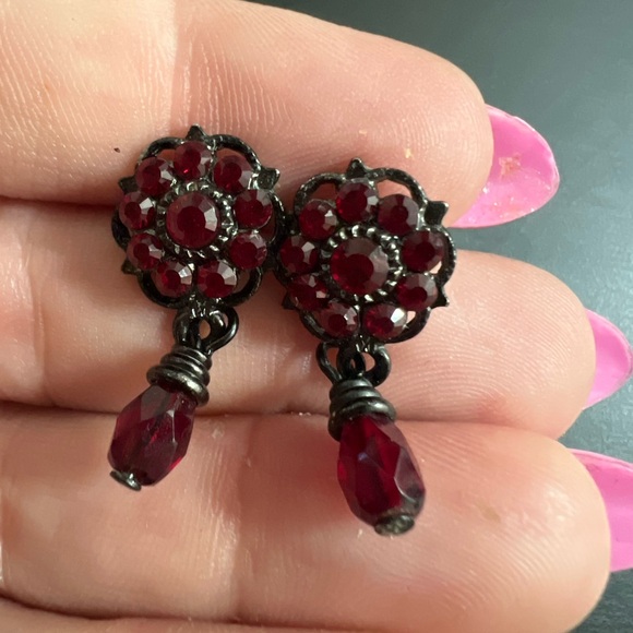 Vintage Ruby Red Floral Drop Earrings - Picture 2 of 3